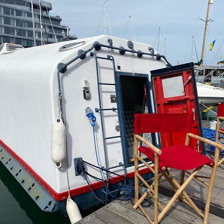 5 Star Ocean Village Marina Reconditioned Rnli Rig Life Boat Southampton Exterior photo